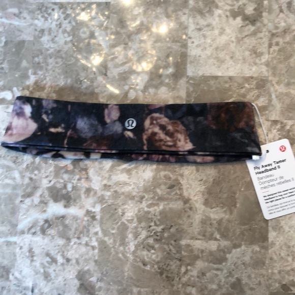 lululemon athletica Accessories - NWT LULULEMON FLY AWAY TAMER HEADBAND II FRMI